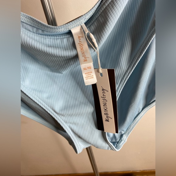 My bikini story  bottom - Picture 2 of 6